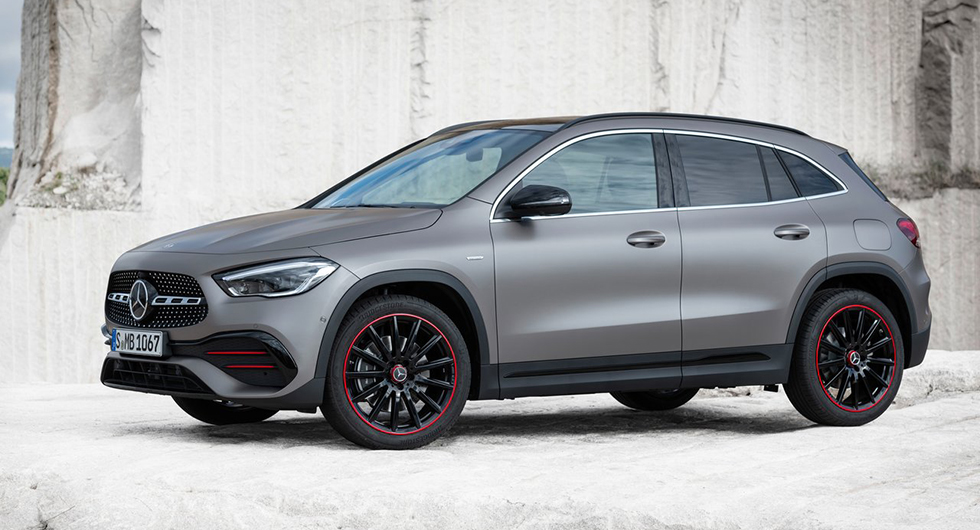 Mercedes GLA.