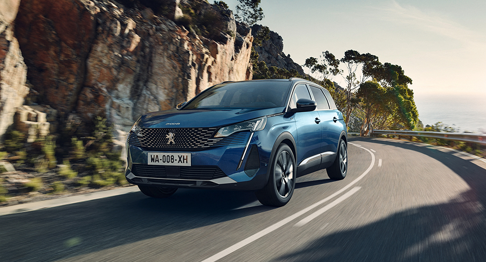 Huggtänder och klösmärken på uppdaterade Peugeot 5008