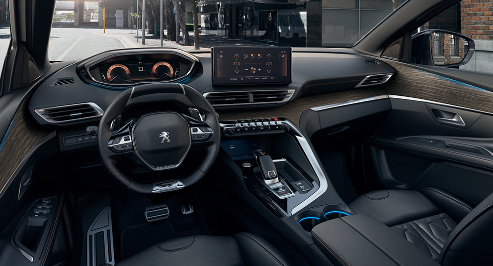 Huggtänder och klösmärken på uppdaterade Peugeot 5008