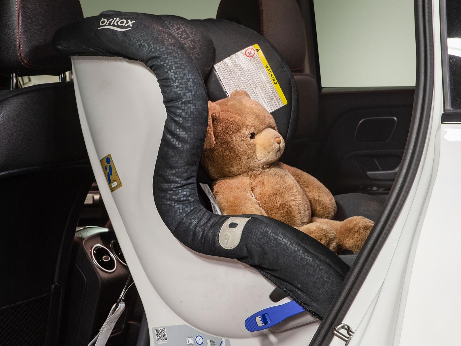 I Mercedes ryms barnstolarna lätt – precis som i Subaru och VW.
