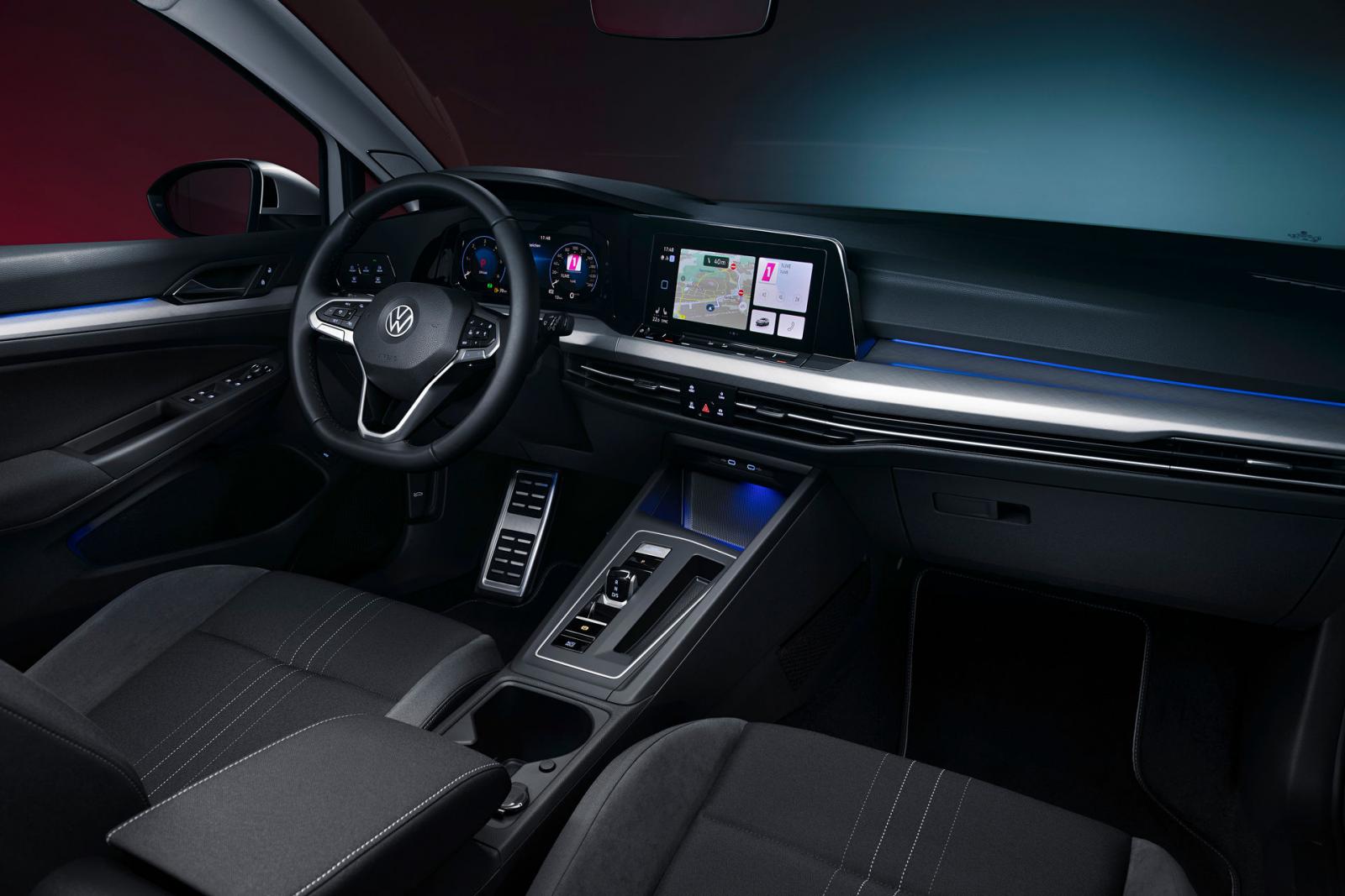 Premiär: Volkswagen Golf nu som kombi och Alltrack