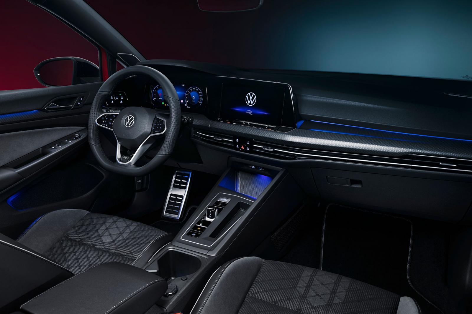 Premiär: Volkswagen Golf nu som kombi och Alltrack
