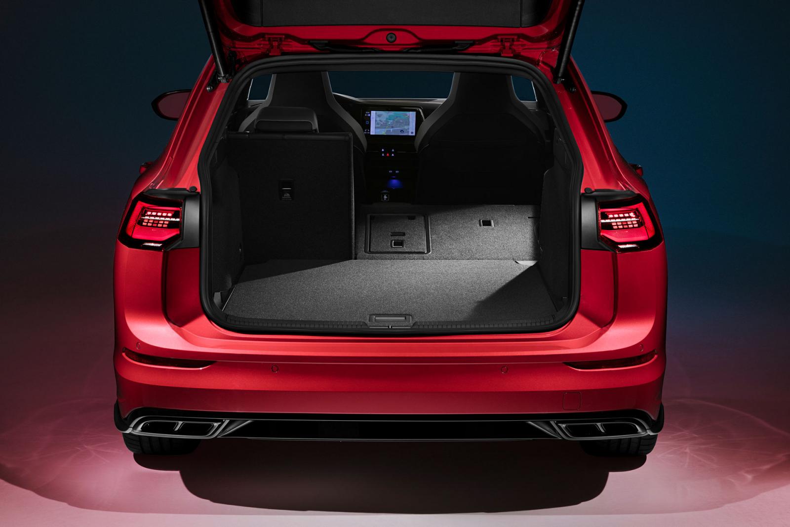 Premiär: Volkswagen Golf nu som kombi och Alltrack