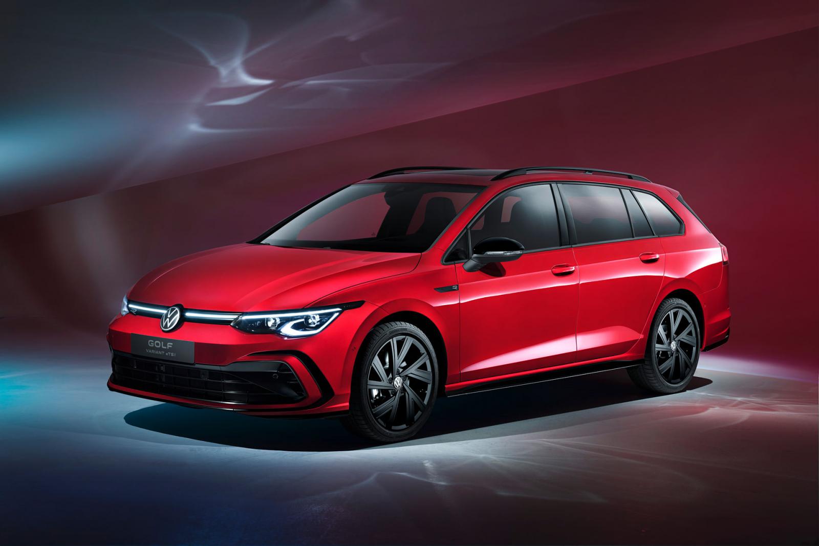 Premiär: Volkswagen Golf nu som kombi och Alltrack