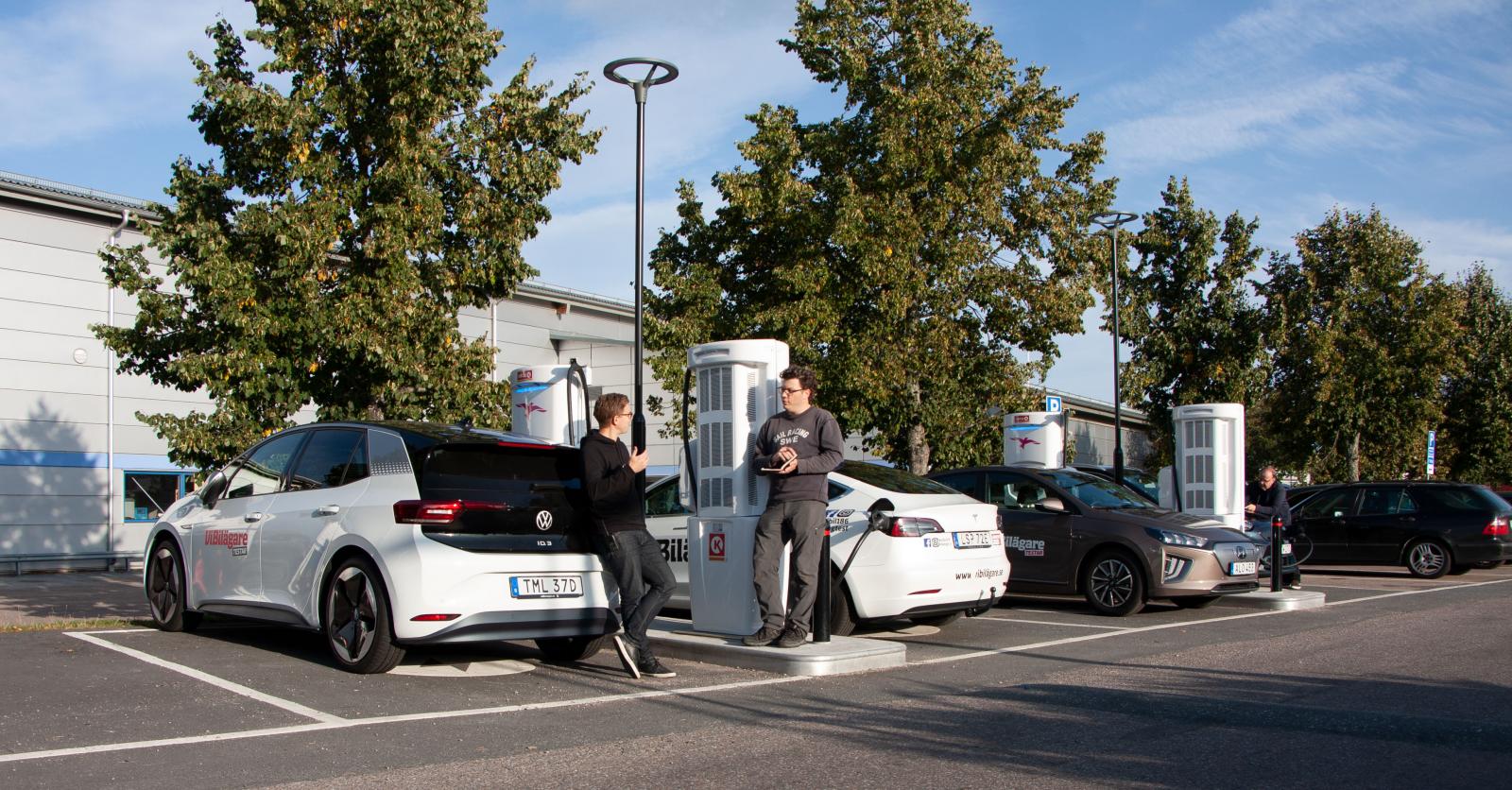 Till skillnad från Teslas Superchargers är Ionity öppet för fler bilmärken.