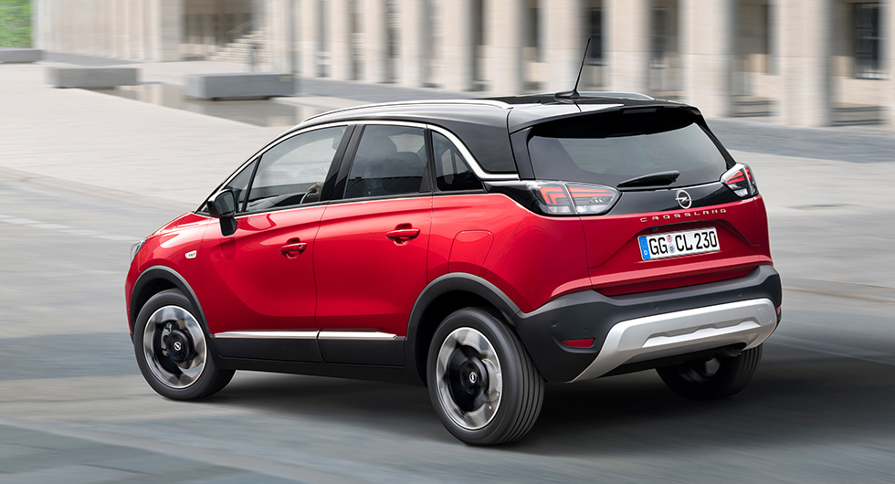 Opel Crossland dumpar X och tar ansiktsvisir från Mokka