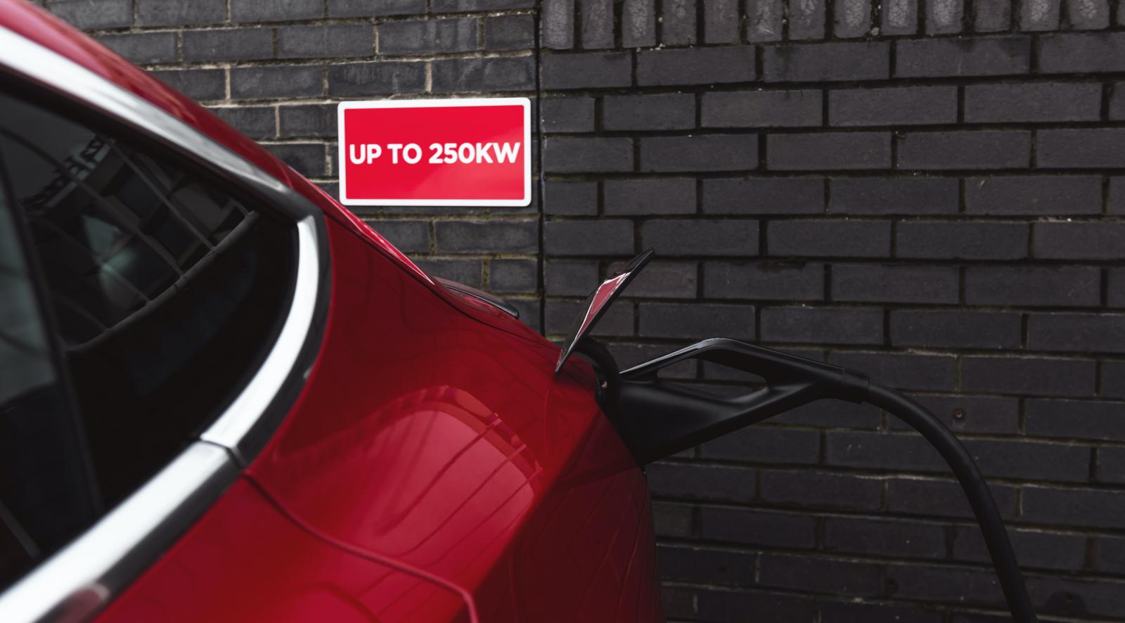 Tesla öppnar första Supercharger V3 i Sverige