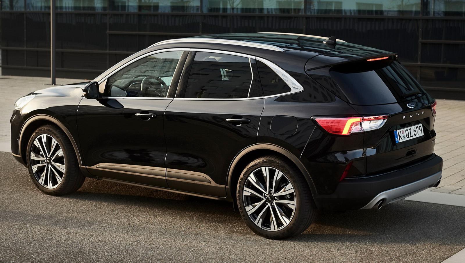 Ford Kuga nu som ”sladdlös” hybrid – låg skatt och dragkrok