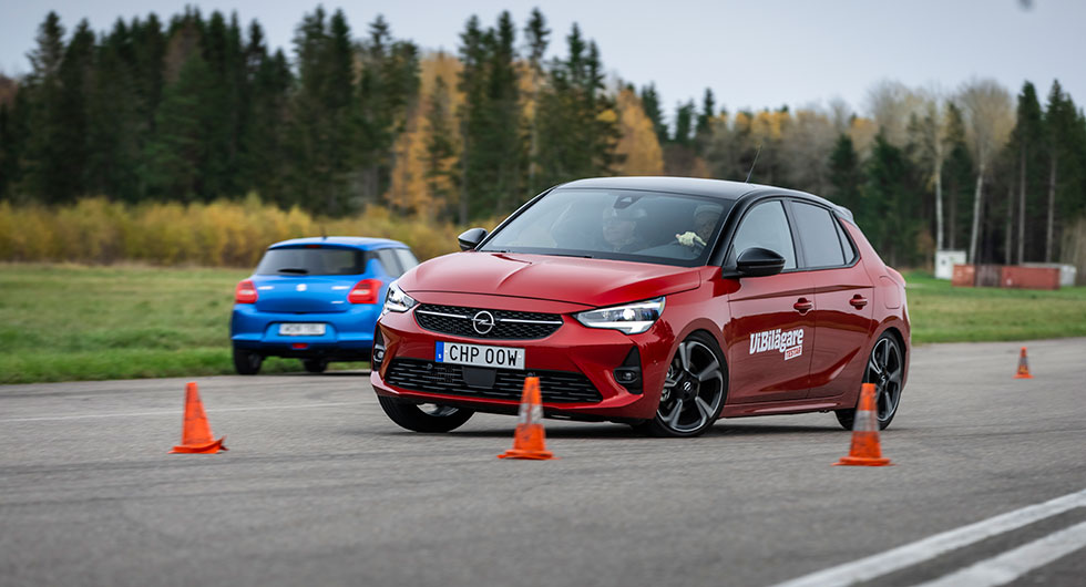 Opel bromsar resolut men är lättkörd genom hela manövern.