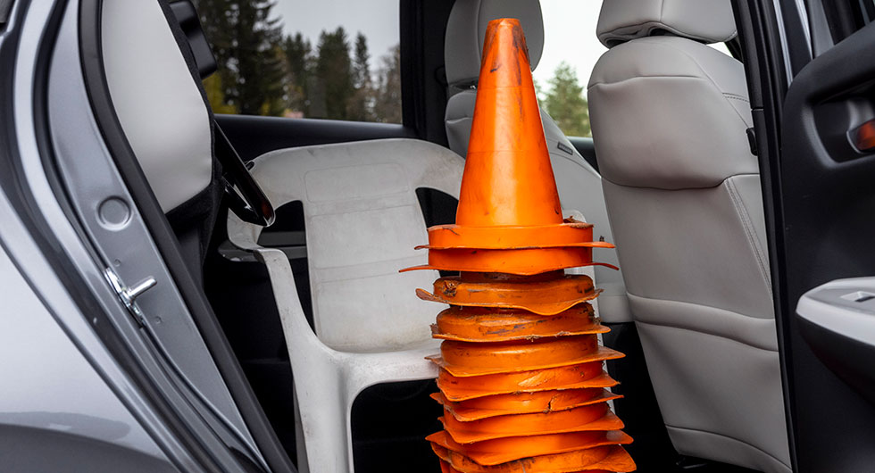 ”Magic seats”. Med baksätets sittdyna uppfälld är det inga problem att transportera vare sig utemöbler eller konbanans osjungna hjältar stående.