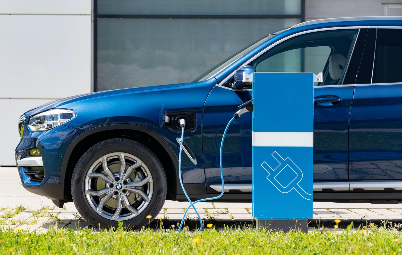 Batterifiasko hos Ford och BMW retar upp ägarna