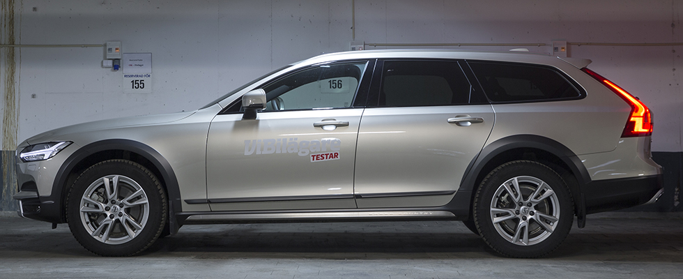 Test av parkeringshjälp i 5 bilar – ingen är helt felfri