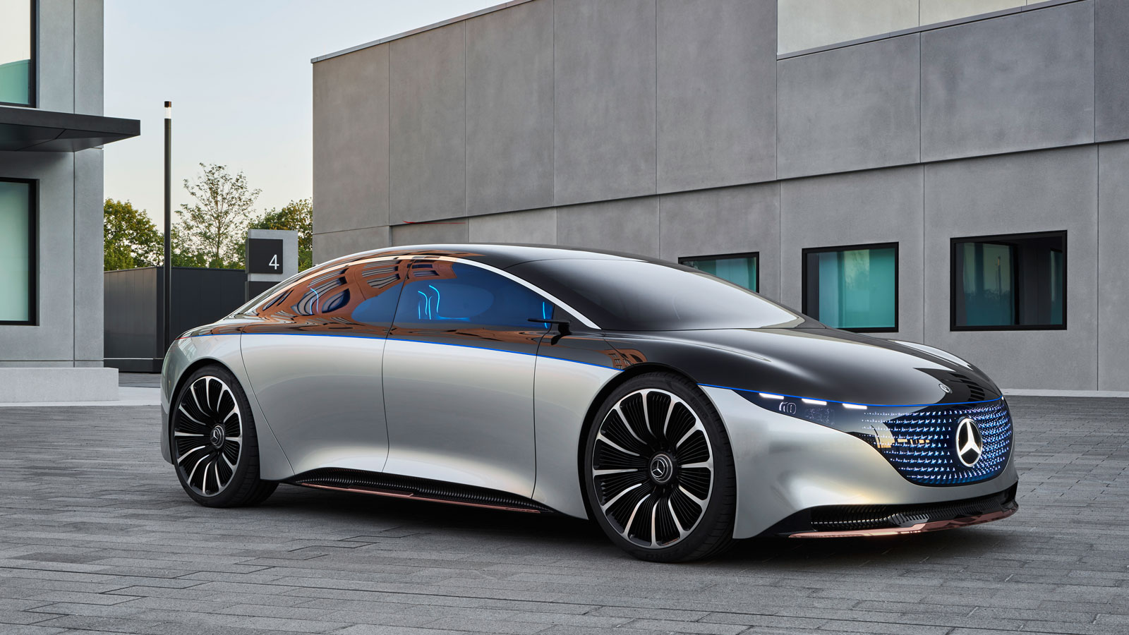 Mercedes EQS.
