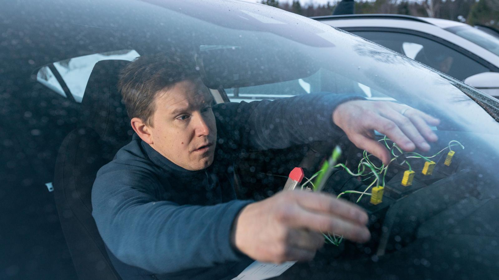Utöver klimatanläggingarnas effektivitet mäter vi också stols- och rattvärme.