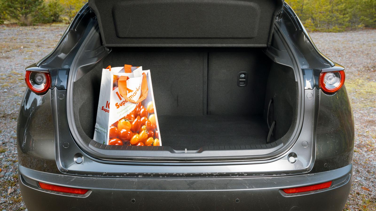 Bagagelastare väljer inte CX-30 först och främst, utrymmet är sämst i testtrion.