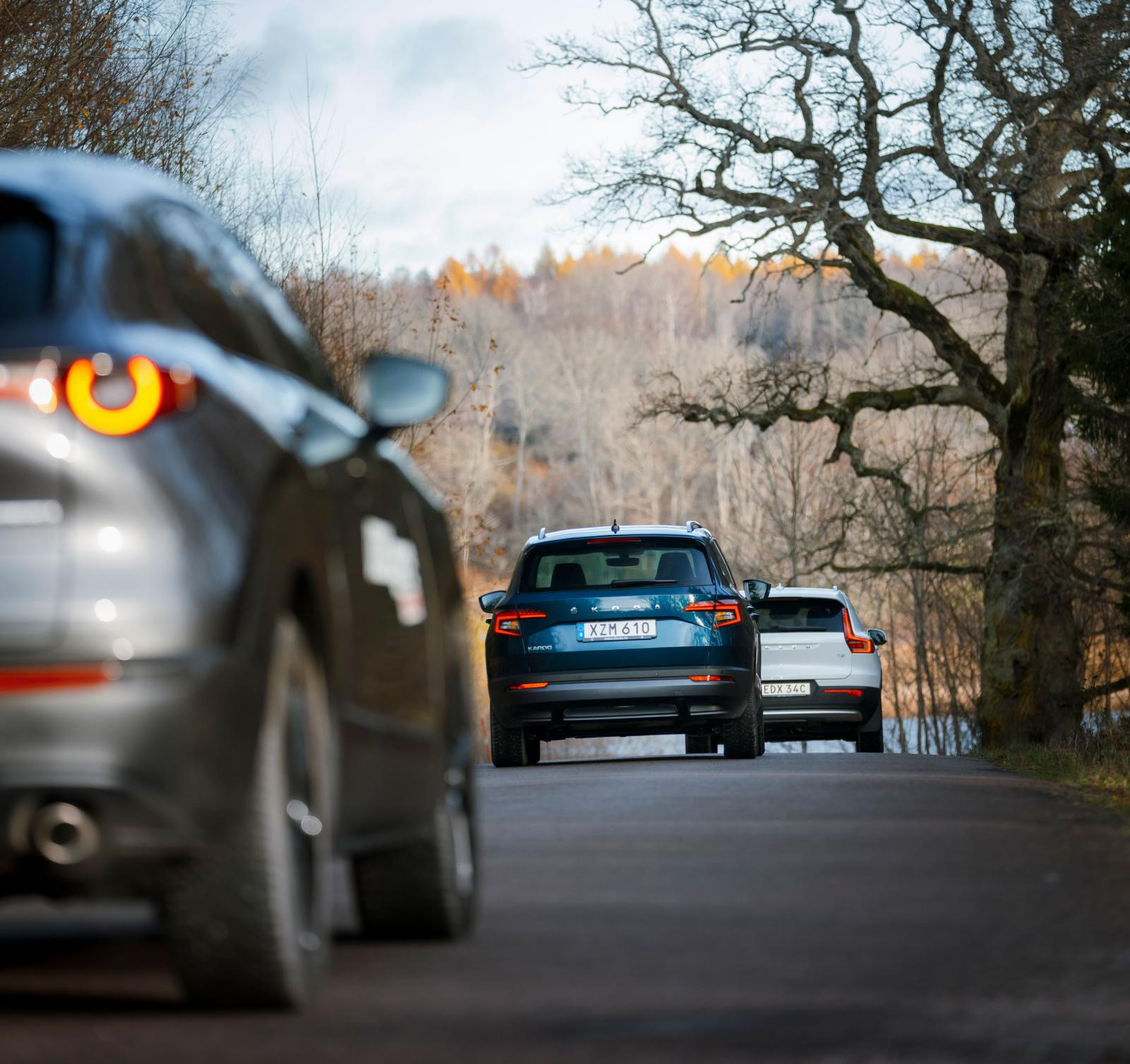 Mazda har inga problem att hänga på Volvo och Skoda i fartresurser, inte heller att köra om dem.