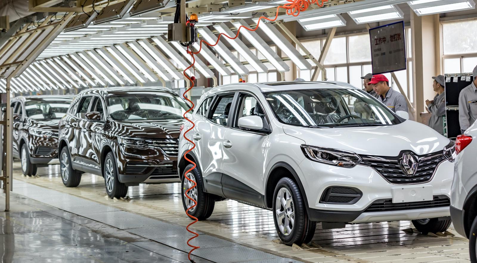 Att jaga enorm försäljningsvolym är inte längre Renaults melodi. ”Det kan ha fungerat för 5, 10 eller 15 år sedan, men det har helt klart misslyckats de senaste åren”, säger Renaultchefen Luca de Meo. Kapaciteten i fabrikerna sänks från 4 till 3,1 miljoner bilar årligen.
