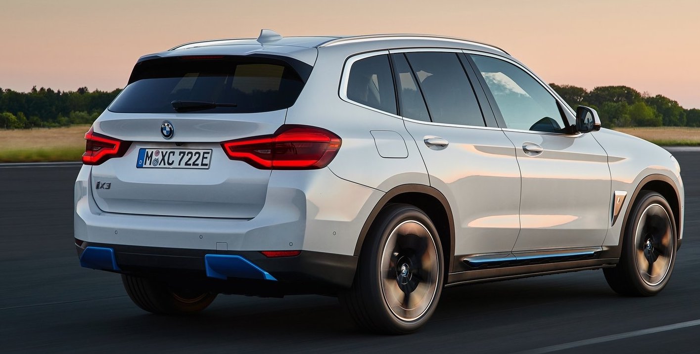 BMW iX3 har relativt låg förbrukning trots att det är en högbyggd suv. I norska elbilsföreningens test drog den mindre el än Polestar 2.