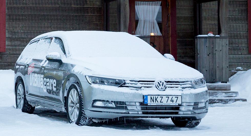 I och med att bränslevärmaren är monterad vid sidan av motorn med ett eget avgasrör tas utsläppen inte med i beräkningen av motorns utsläpp.
