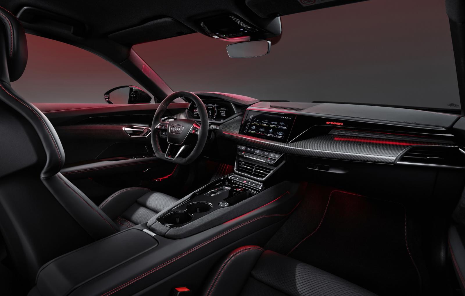 ”Interiören i Audi e-tron GT är befriande gammalmodig”
