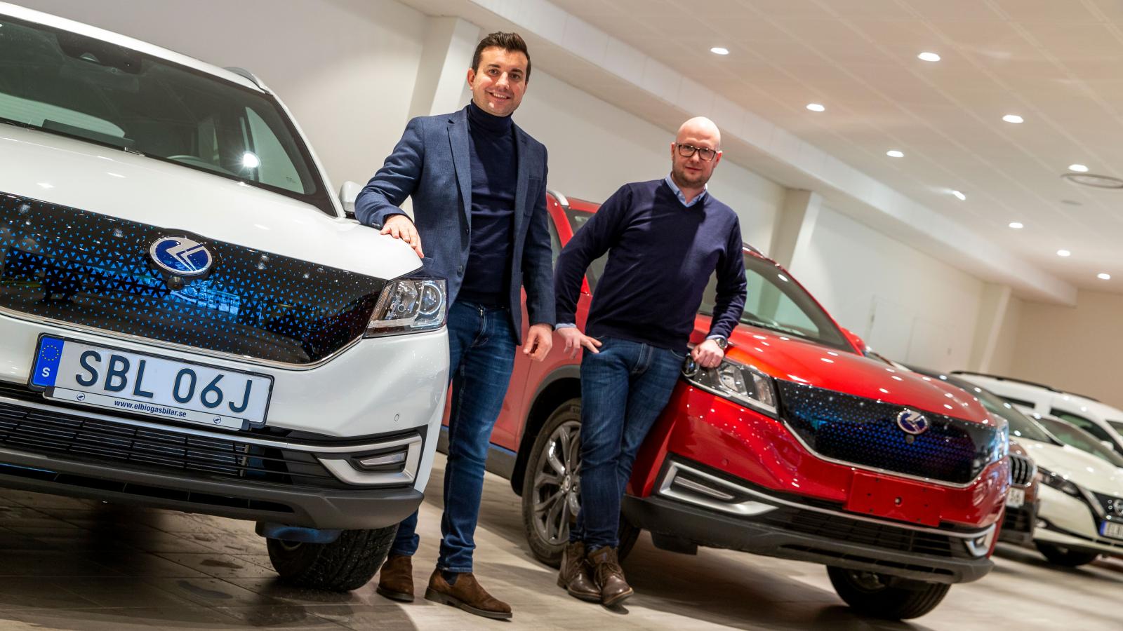 Alexander Enulescu och Kenny Nässert på importören Drivee satsar på kinesiska bilar som går på el eller gas.
