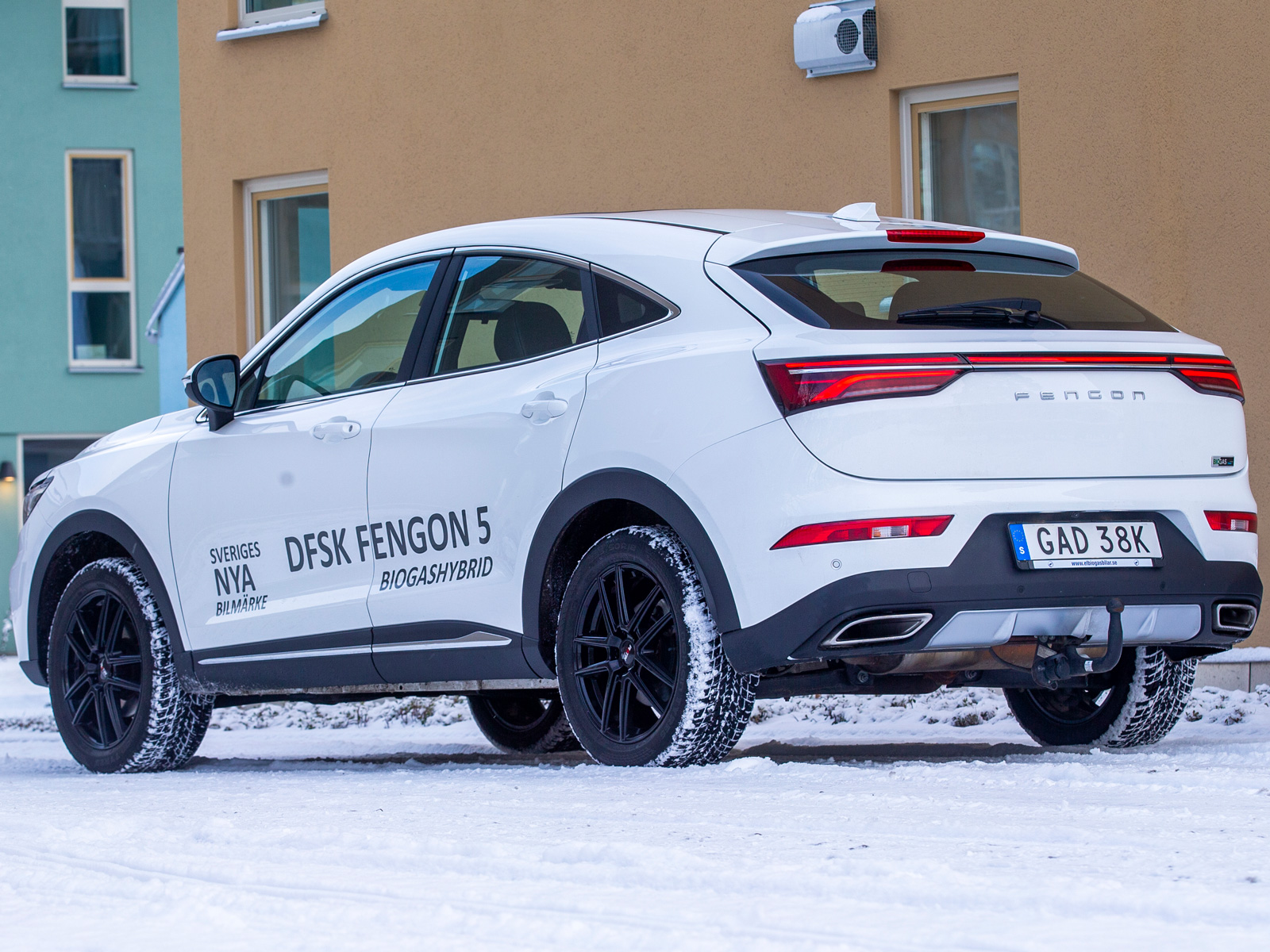 Hälften suv, hälften kupé? Dragkrok är i alla fall standard.