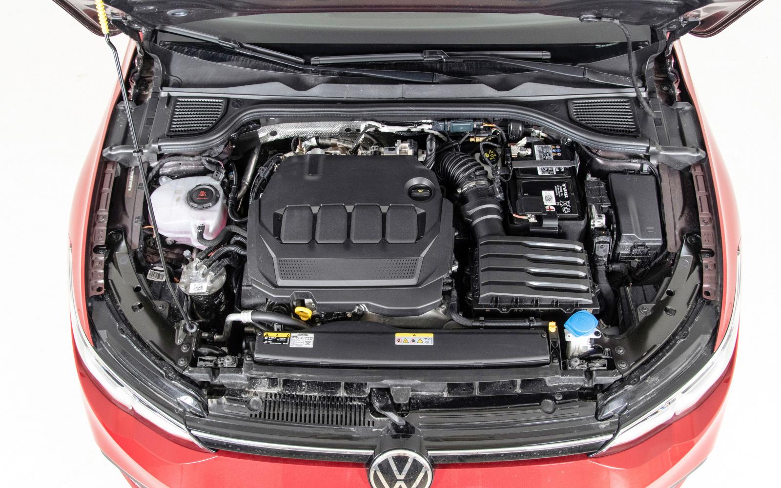 Den omarbetade 2,0 TDI-motorn är lätt att köra snålt och har fått dubbla NOx-katalysatorer för att hålla nere utsläppen. Gångkulturen imponerar och dieselns nackdelar märks knappt under testkörningen.