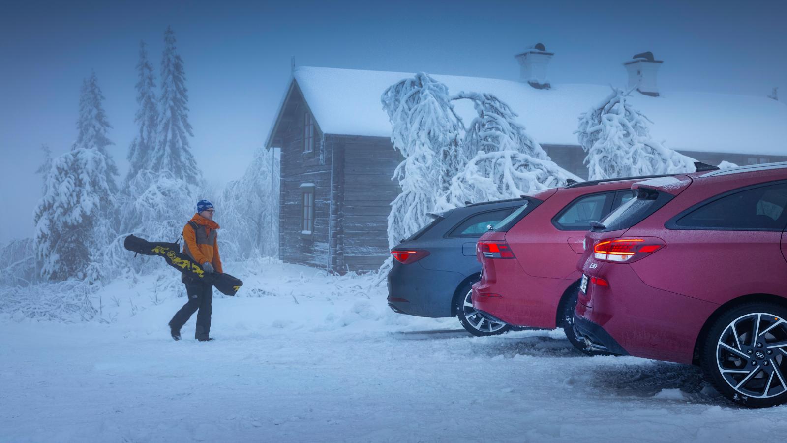 Tre förlängda karosser redo för sportlov. Med sina ståtliga 4,64 cm är Leon ST längst i trion, en ynka centimeter före Golf SC. Hyundai i30 kombi är en halvdecimeter kortare, vilket märks i kupén.