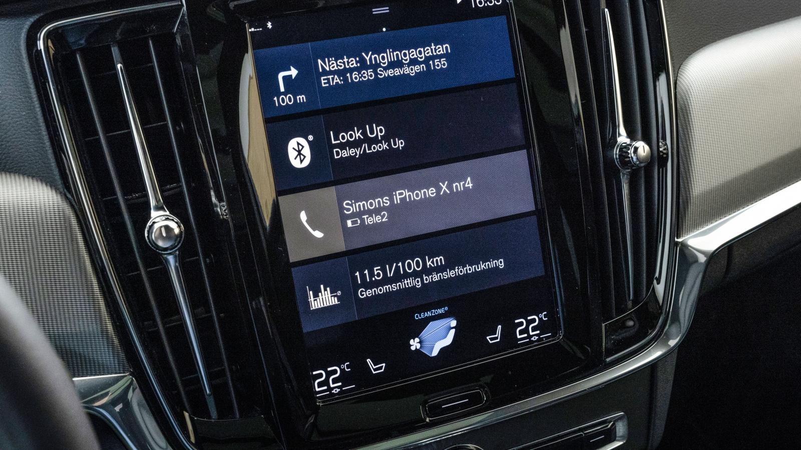 Volvo: Sensus-systemet har hängt med länge. Det är ganska lättanvänt och funktionerna kan möbleras efter smak. Helheten sackar dock jämfört med Audi och Mercedes.