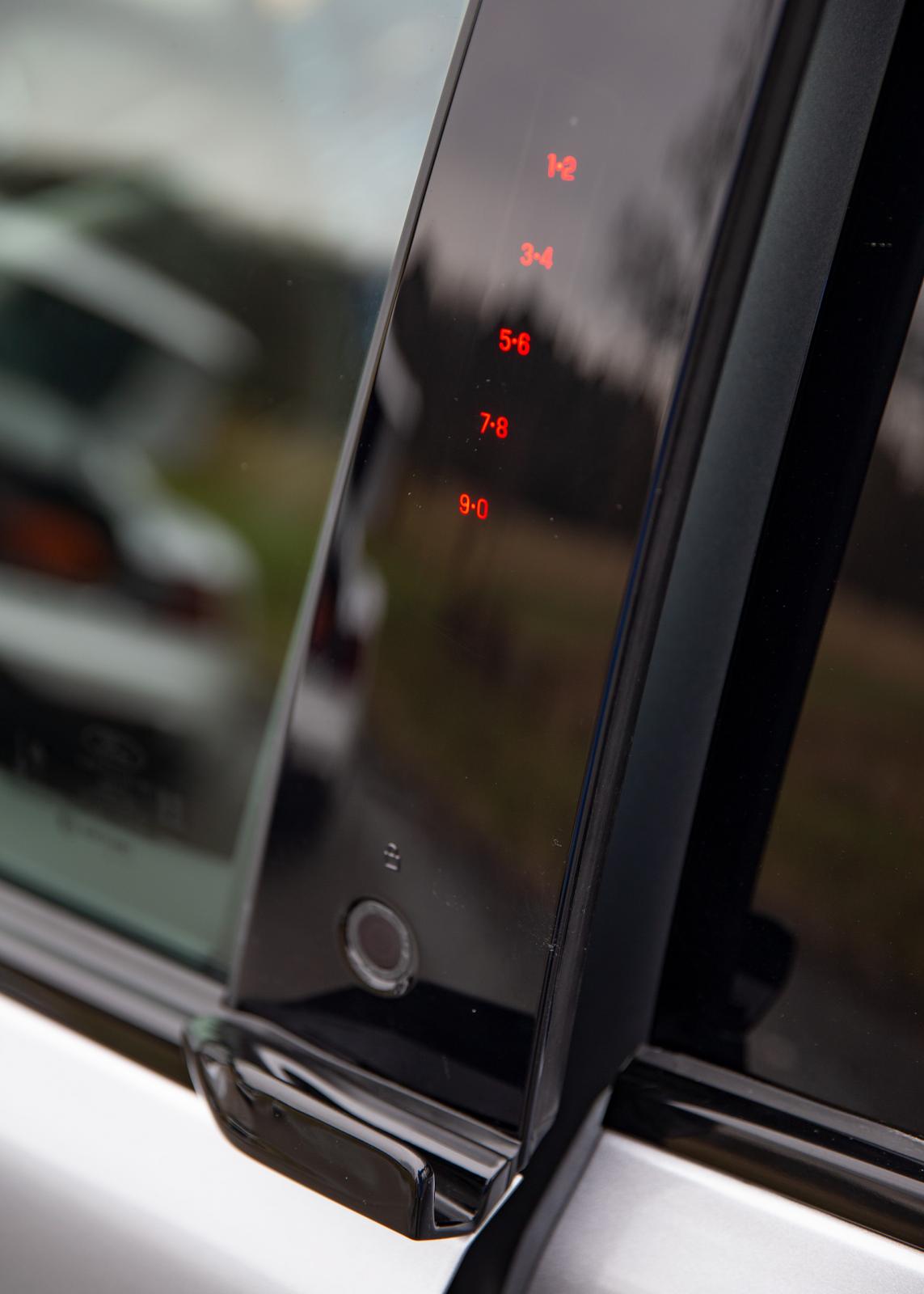 Kodlås är nog onödigt komplicerat. Gudskelov går Mach-E också att öppna med mobil eller vanlig nyckel.
