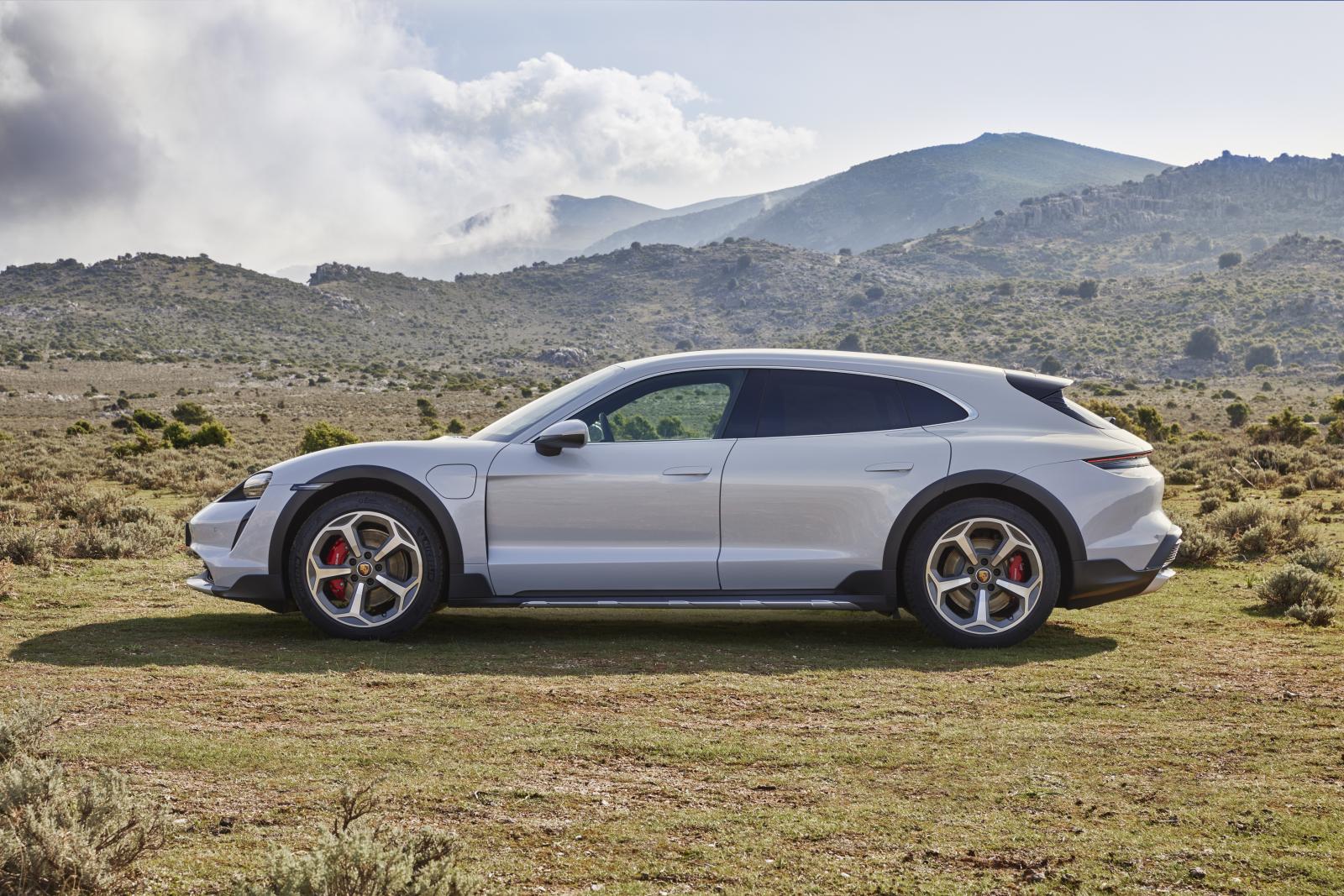Porsche Taycan Cross Turismo officiell – här är svenska priserna