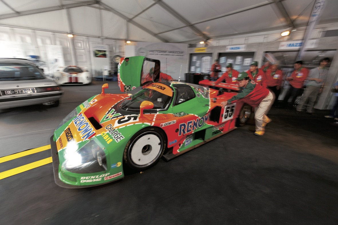 Mazda 787B körde om alla konkurrenter – och blev förbjuden