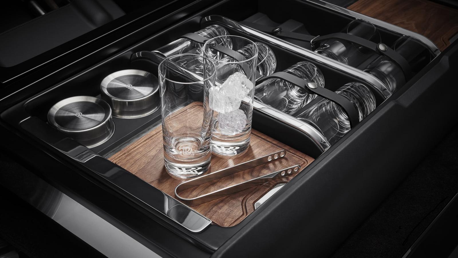 Rolls-Royce nya drinkpaket räcker för hela jaktlaget