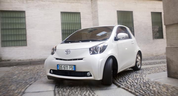 Toyota återkallar 136 000 bilar