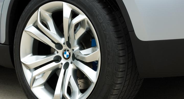 BMW stämmer däckfirma för plagiat