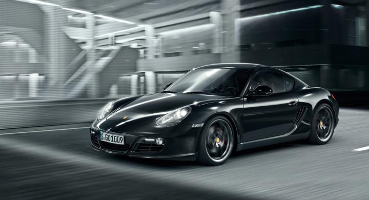 Porsche Cayman S får svart kostym