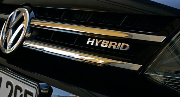 Volkswagen satsar på laddhybrider