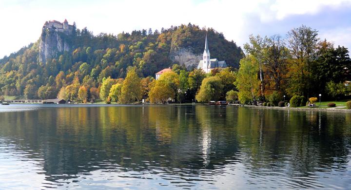 Turista i idylliska Slovenien