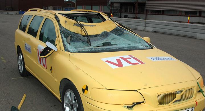Volvo och Saab bäst vid älgkrock