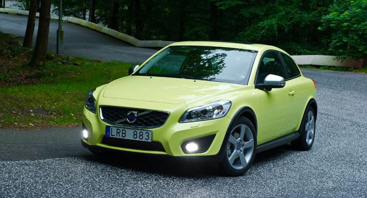 Volvo testar kamouflerad V30