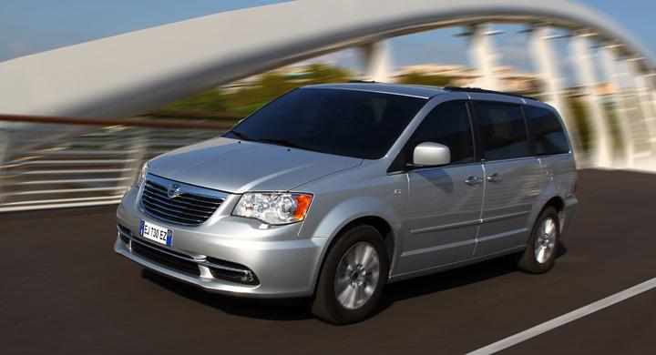 Provkörning: Lancia Voyager (2011)