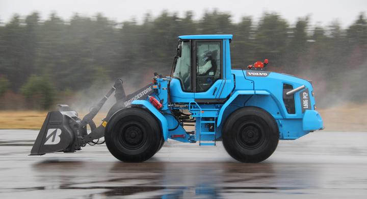 Racingtraktor från Volvo