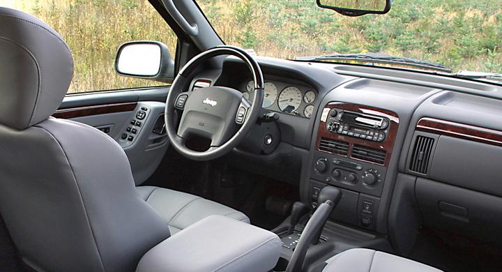 Jeep återkallar 920 000 bilar