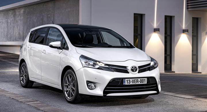 Toyota uppdaterar Verso