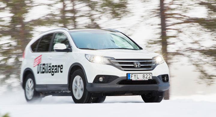 Vintertest: Honda CR-V skrider fram på isen