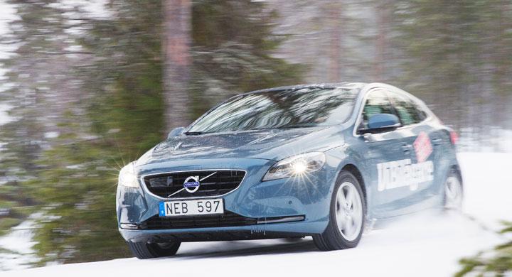 Vintertest: Bara att gasa och styra Volvo V40