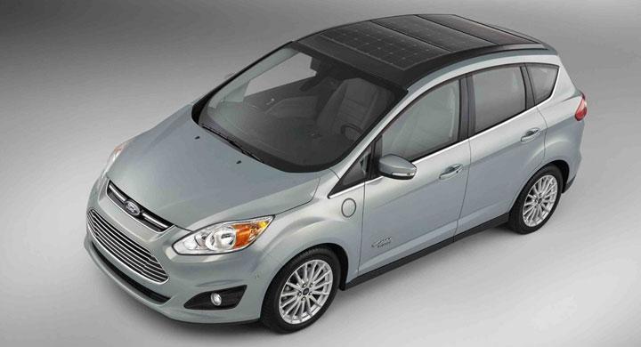 Ford C-Max som laddas av solen