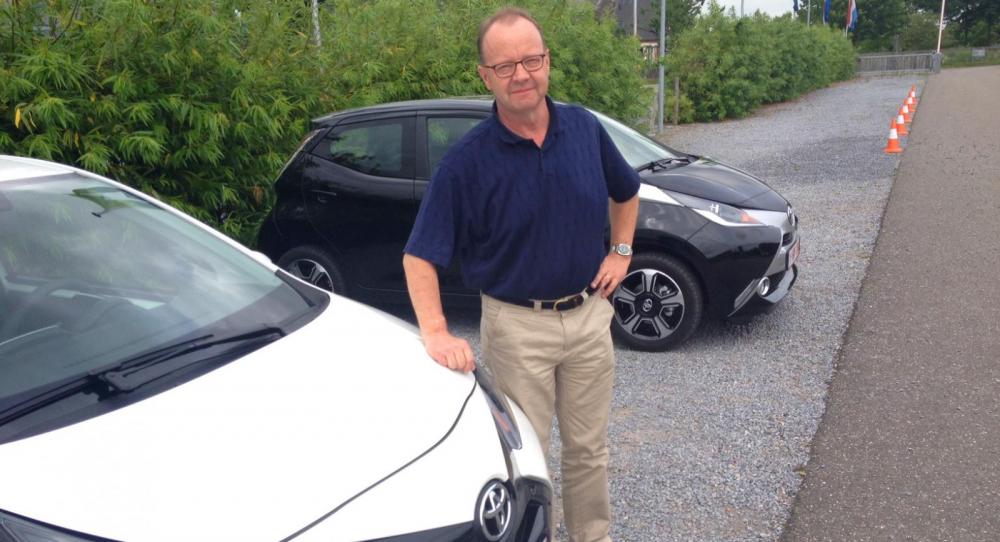 Calle Carlquist provkör nya Toyota Aygo i Holland.