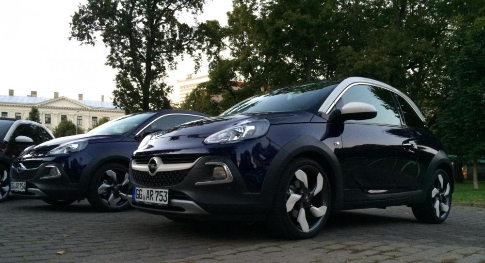 Opel Adam med tillägget Rocks är en småbil med crossoverkostym.