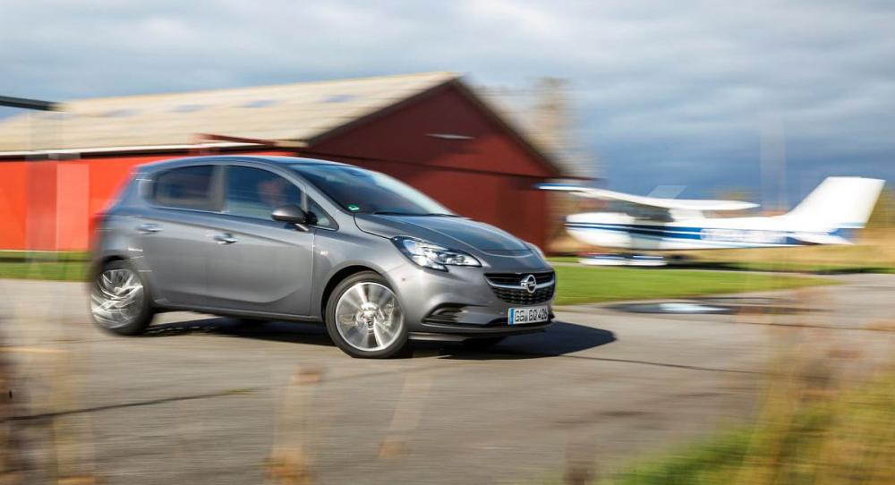 Opel kan använda samma pressverktyg som tidigare eftersom gamla och nya Corsa har samma form.